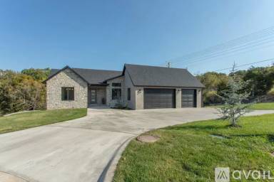 Main picture of 341 W Monarchwood Dr