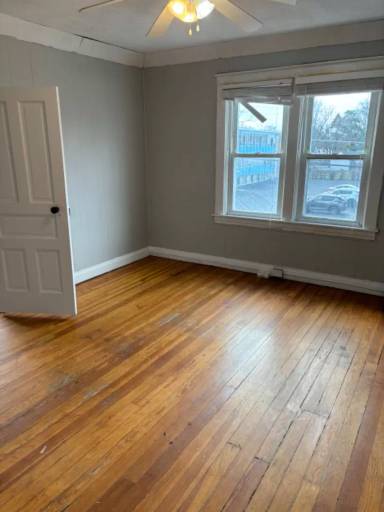 Main picture of 6948 Noble Ave