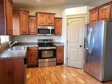 Main picture of 3384 W 4225 S