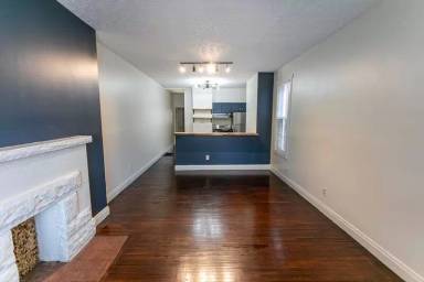 Main picture of 307 E Whittier St