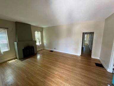 Main picture of 417 Sycamore St NE