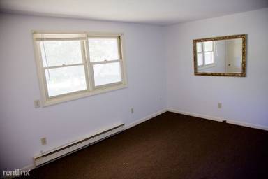 Main picture of 17 W Lake St