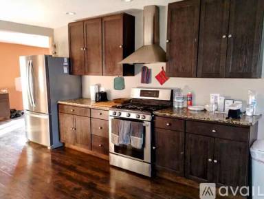 Main picture of 3020 W 14th St