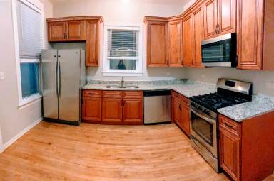 Main picture of 3547 S Hermitage Ave