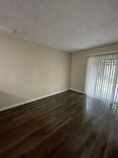 Main picture of 2094 Surrey Pl