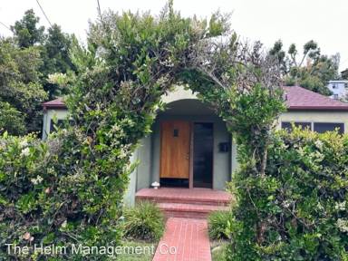 Main picture of 3560 Curlew St