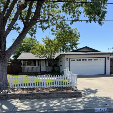 Main picture of 1212 Camelia Dr