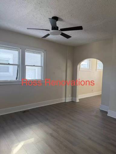 Main picture of 2551 Ritchie St