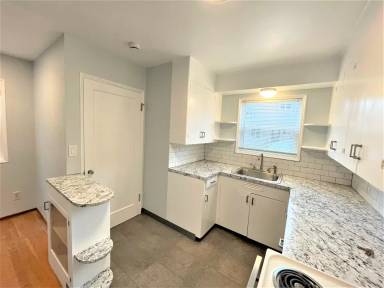 Main picture of 3338 SE Waverleigh Blvd