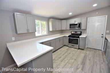 Main picture of 923 Cummins Way