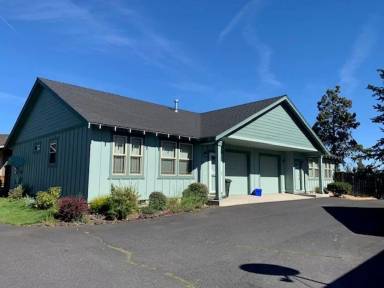 Main picture of 826 NE Hidden Valley Dr