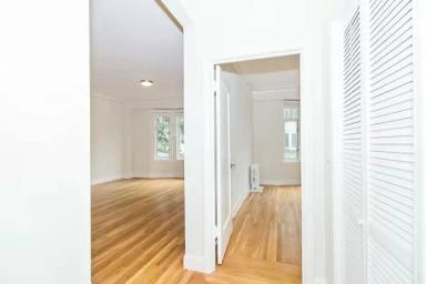 Main picture of Lombard Place Apartments