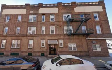 Main picture of 456 Kennedy Blvd