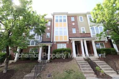 Main picture of 213 Michigan Ave