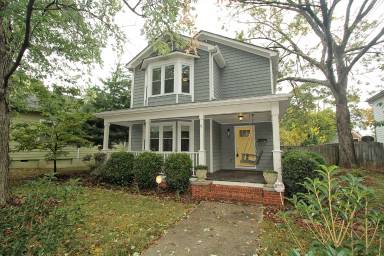 Main picture of 572 Auburn Ave NE