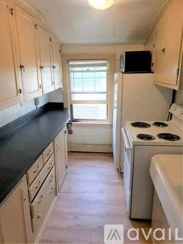 Main picture of 85 Peru St