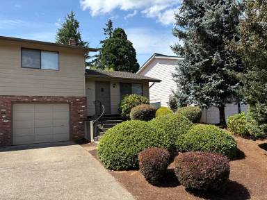 Main picture of 4995 Pam Ave SE