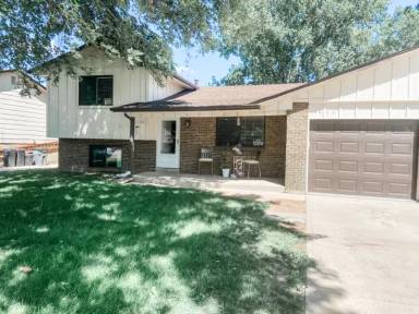 Main picture of 4614 Simms St
