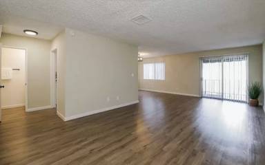 Main picture of Royal Oaks Apartments