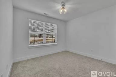 Main picture of 700 N DuPont Ave