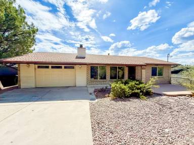 Main picture of 416 Hillcrest Dr