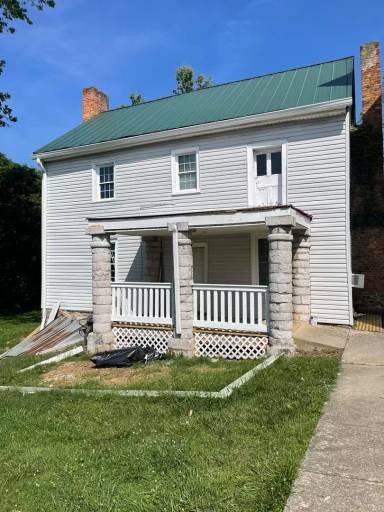 Main picture of 177 College Dr