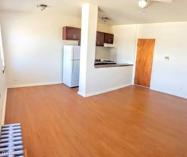 Main picture of 4756 N Maplewood Ave