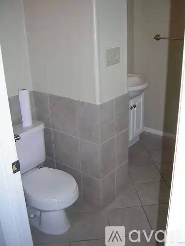 Main picture of 384 Hall Ave