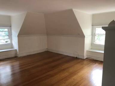 Main picture of 98 Thorndike St