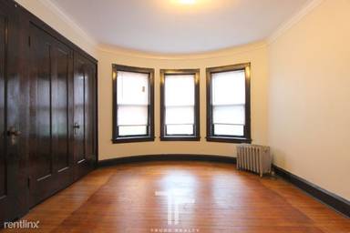 Main picture of 2131 W Giddings St