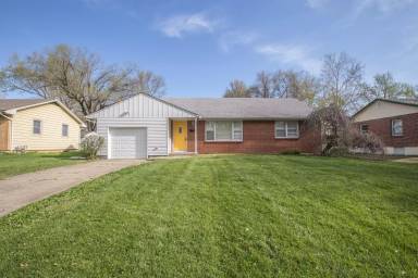 Main picture of 1302 NE 67th St