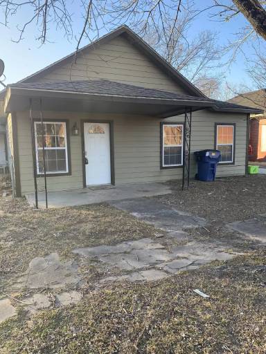 Main picture of 833 S Stockton St