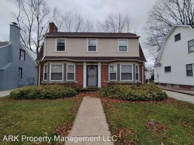 Main picture of 18243 Midland St