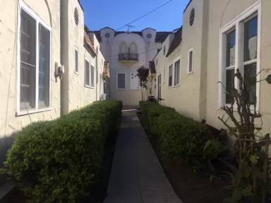 Main picture of 564 N Kingsley Dr
