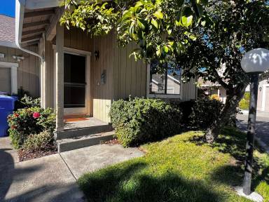 Main picture of 671 Spring Ln