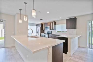 Main picture of 7701 NW 61st Ter