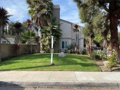 Main picture of 2645 Santa Ana Ave