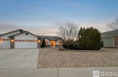 Main picture of 56 Sandstone Dr