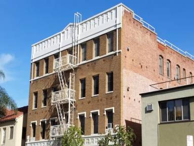 Main picture of 456 S Cochran Ave