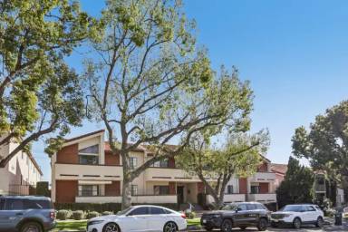 Main picture of 626 E Verdugo Ave