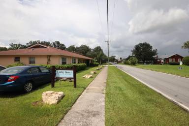 Main picture of 12613 Curley St
