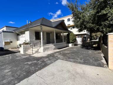 Main picture of 293 N Hill Ave