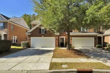 Main picture of 15566 Canmore St