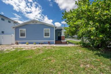 Main picture of 2714 W Fig St