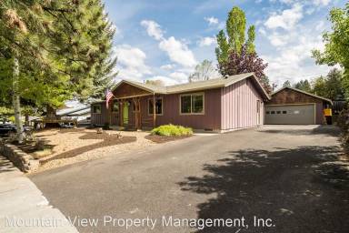 Main picture of 1239 NE Hollinshead Dr