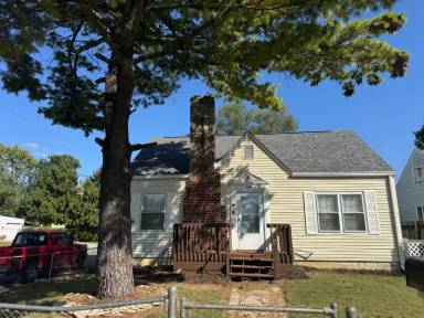 Main picture of 1596 S Champion Ave