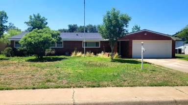 Main picture of 1709 Community Ln