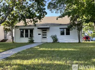 Main picture of 703 E Summit Ave