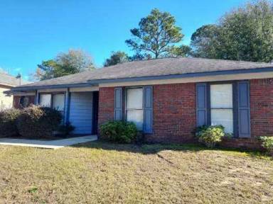 Main picture of 472 Pinecrest Dr