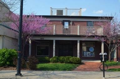 Main picture of 1013 E Walnut St